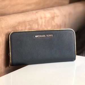 Michael Kors Black And Gold Wallet 